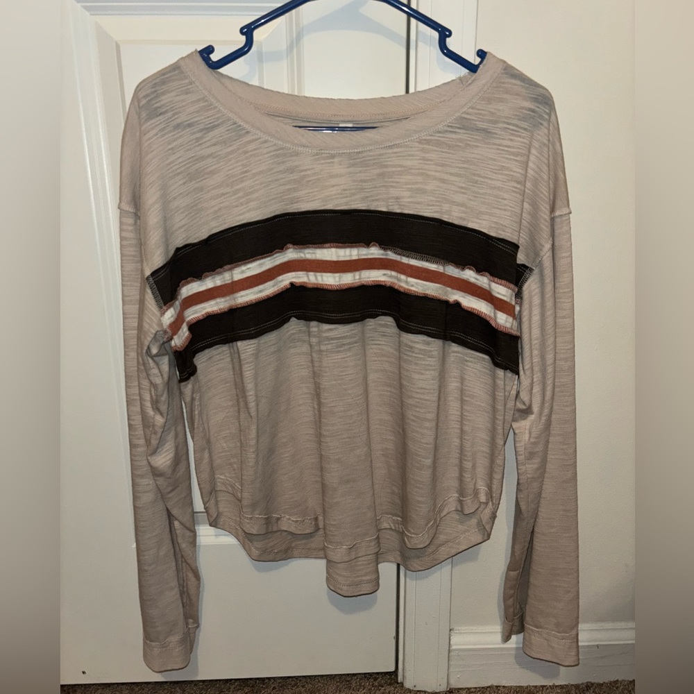 Cute long sleeve top with stripe across bought from Lizard Thicket.